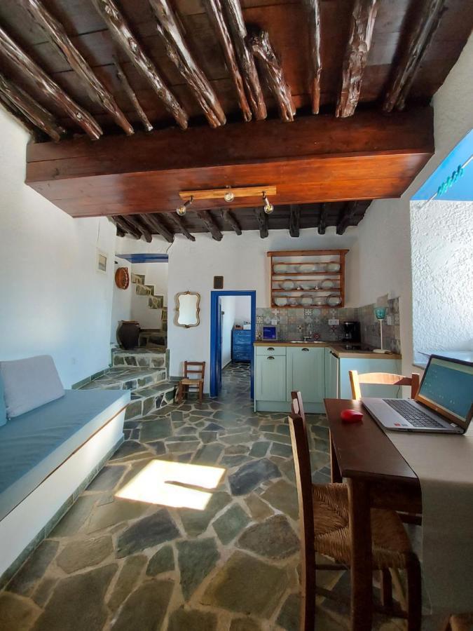 Le Petit Chateau Ano Syros Ngoại thất bức ảnh